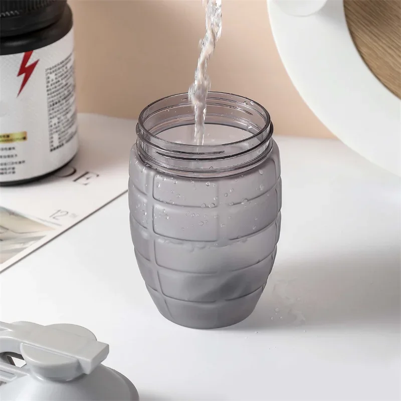 Nueva Botella de Agua Deportiv - Fitness Nutrition Milk Shake reseña y precio